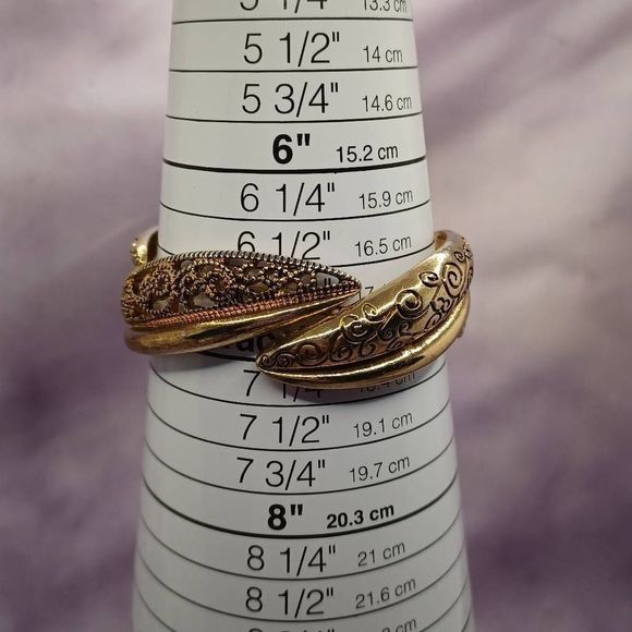 4/$20 Stretch bracelet  - Picture 4 of 4